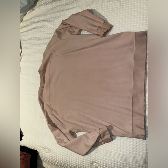 Lululemon Perfectly Oversized Crew Pullover. Size 12. Pale Pink - Picture 8 of 8